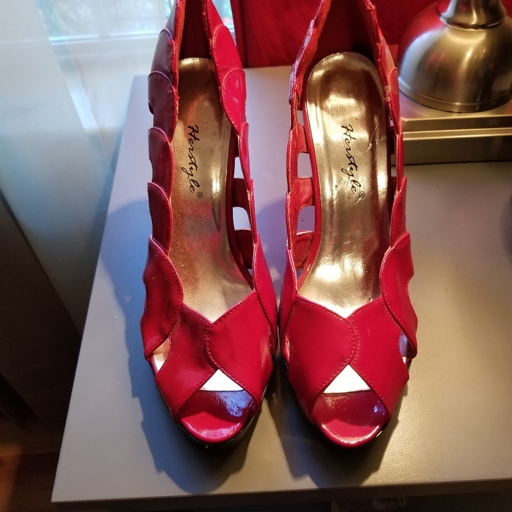 SOLD Spring sale!!!Her style red high heel shoe in size 7 very nice shoes